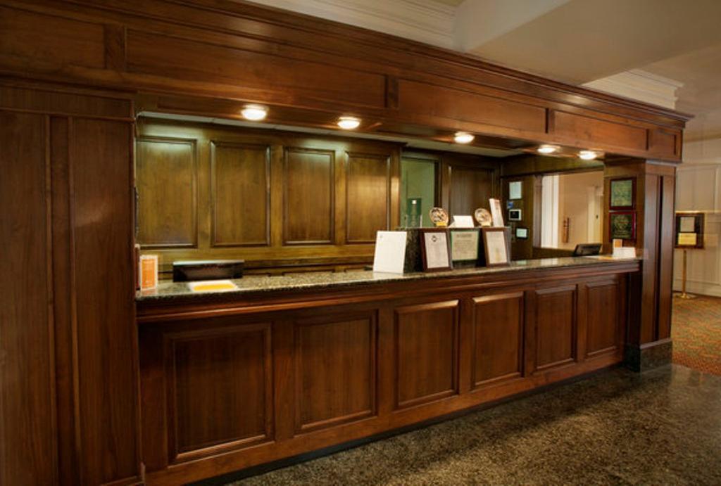 Williamsburg Hospitality House Hotel Dalaman gambar