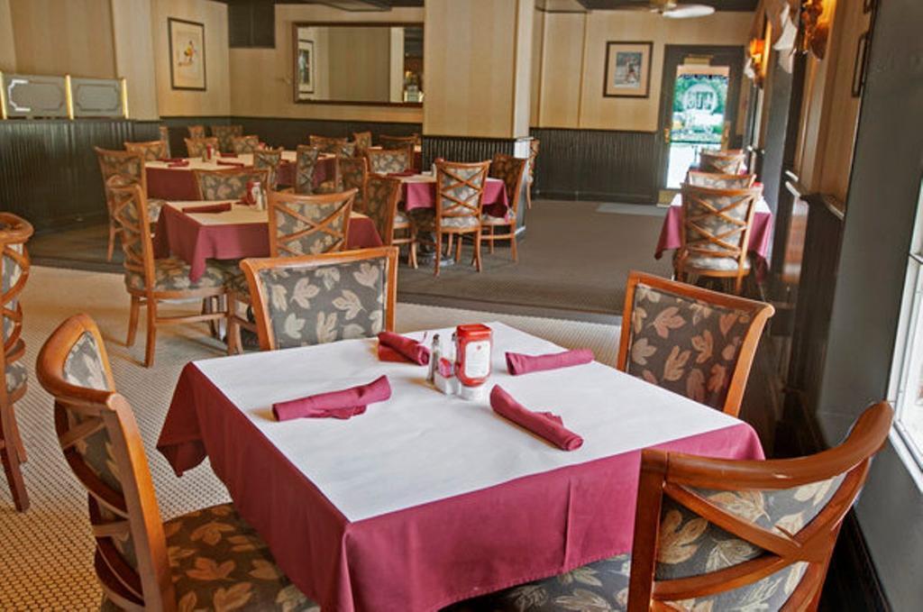 Williamsburg Hospitality House Hotel Restoran gambar